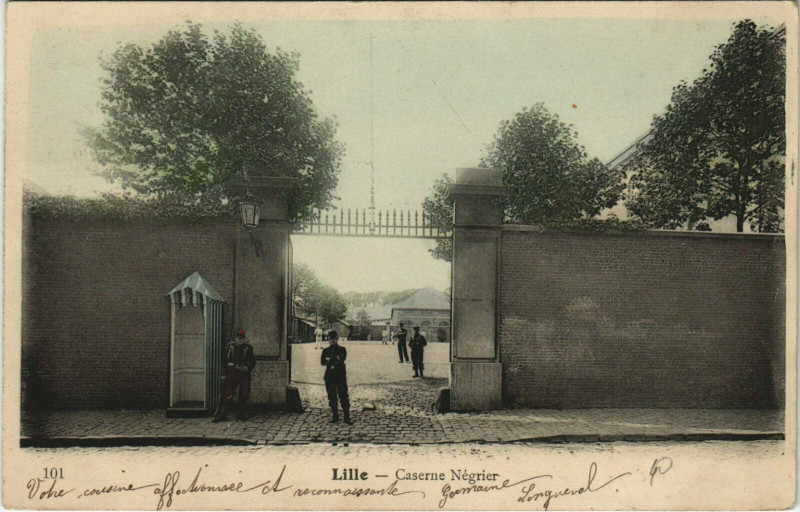 Carte postale ancienne Lille Caserne Négrier à Lille