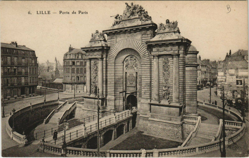 Carte postale ancienne Lille Porte de Paris à Lille