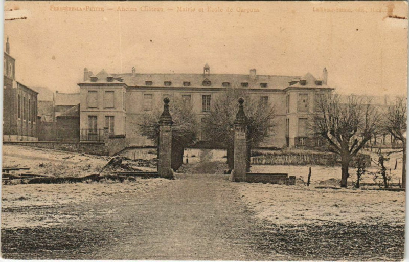 Carte postale ancienne Ferrerie-la-Petite - Ancien Chateau à Erre