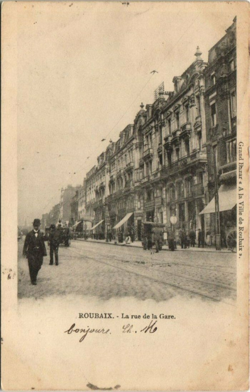Carte postale ancienne Roubaix - La rue de la Gare à Roubaix