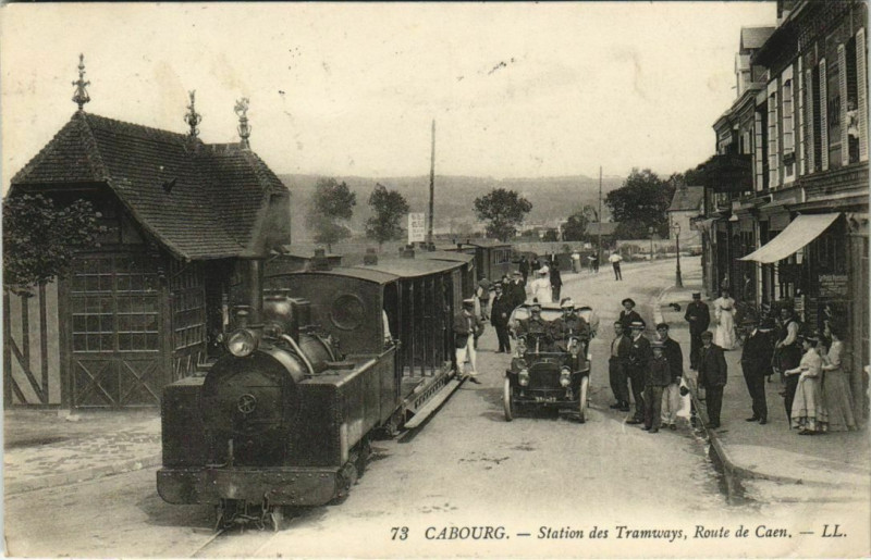 Carte postale ancienne Cabourg Station des Tramways Route de Caen à Cabourg