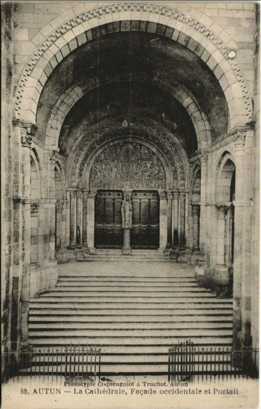 Carte postale ancienne Autun La Cathedrale, Facade occidentale France à Autun
