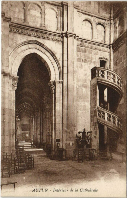 Carte postale ancienne Autun Interieur de la Cathedrale France à Autun