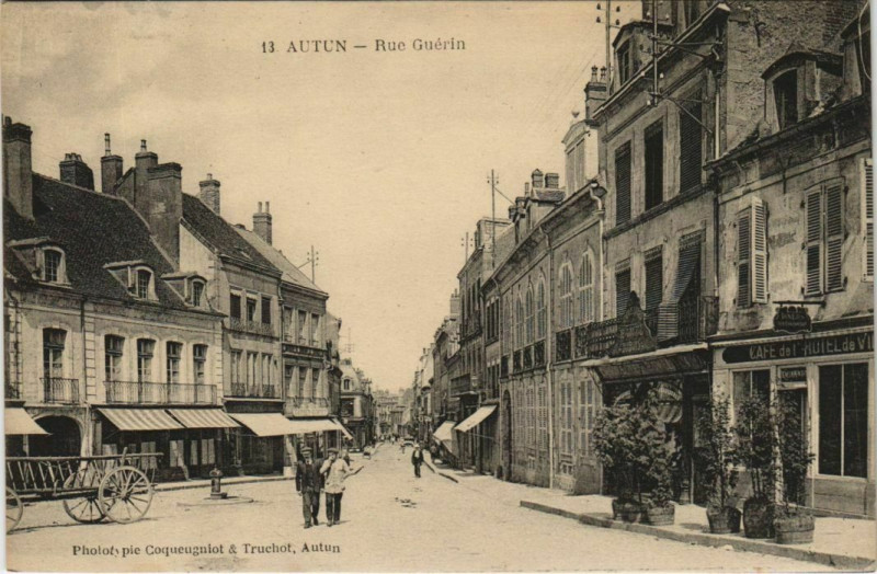 Carte postale ancienne Autun Rue Guerin France à Autun