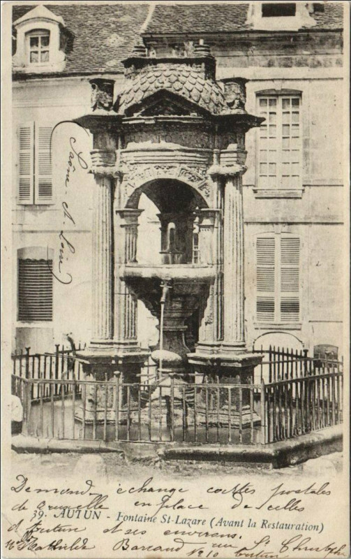 Carte postale ancienne Autun Fontaine St.Lazare France à Autun