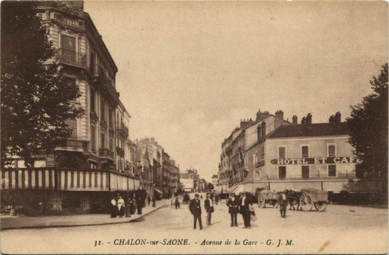 Carte postale ancienne Chalon s Saone Avenue de la Gare France