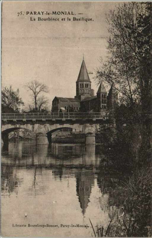 Carte postale ancienne Paray-le-Monial La Bourbince et la Basilique à Paray-le-Monial
