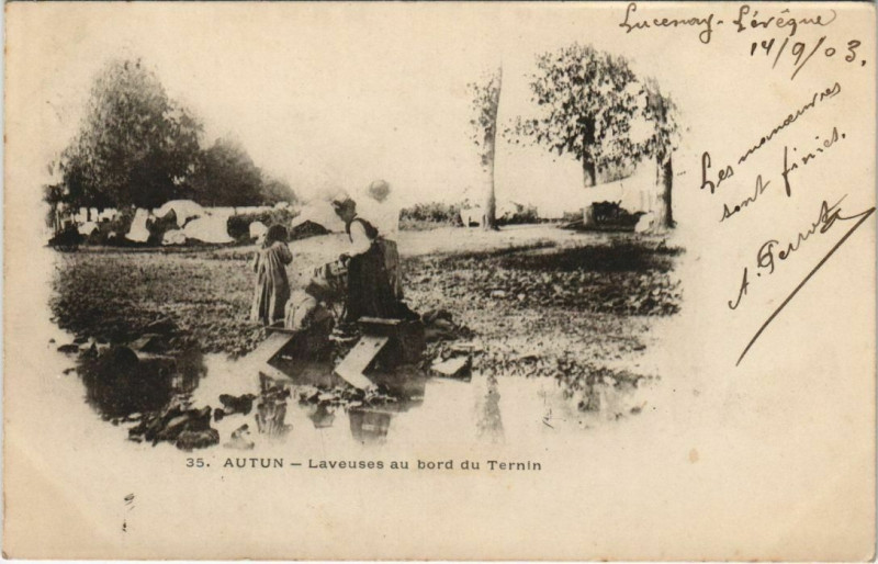 Carte postale ancienne Autun Laveuses au Bord du Ternin à Autun