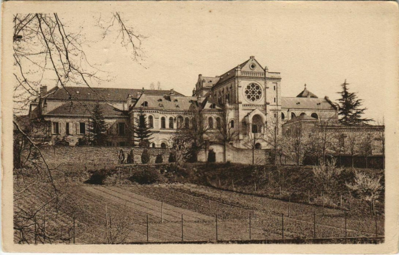 Carte postale ancienne Paray-le-Monial Le Carmel à Paray-le-Monial