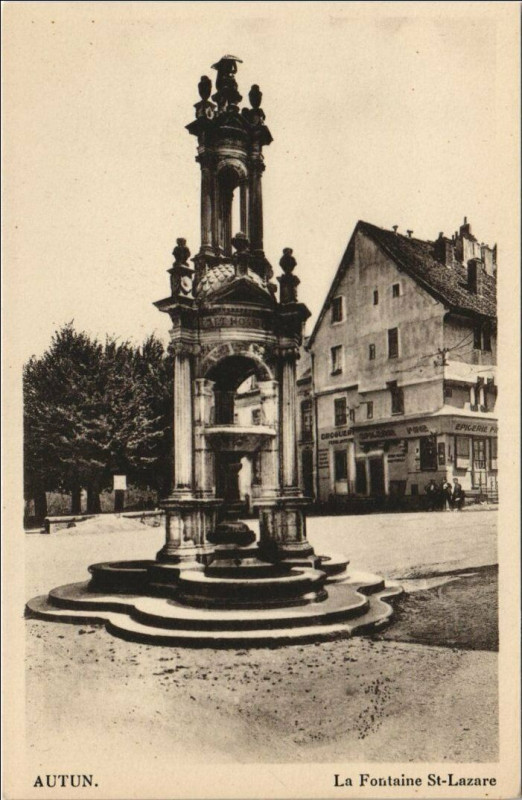 Carte postale ancienne Autun La Fontaine Saint-Lazare à Autun
