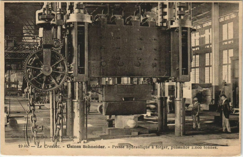 Carte postale ancienne Le Creusot Usines Schneider - Presse Hydraulique a Forger au Creusot