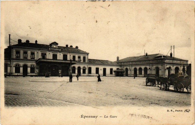 Carte postale ancienne Epernay - La Gare à Épernay