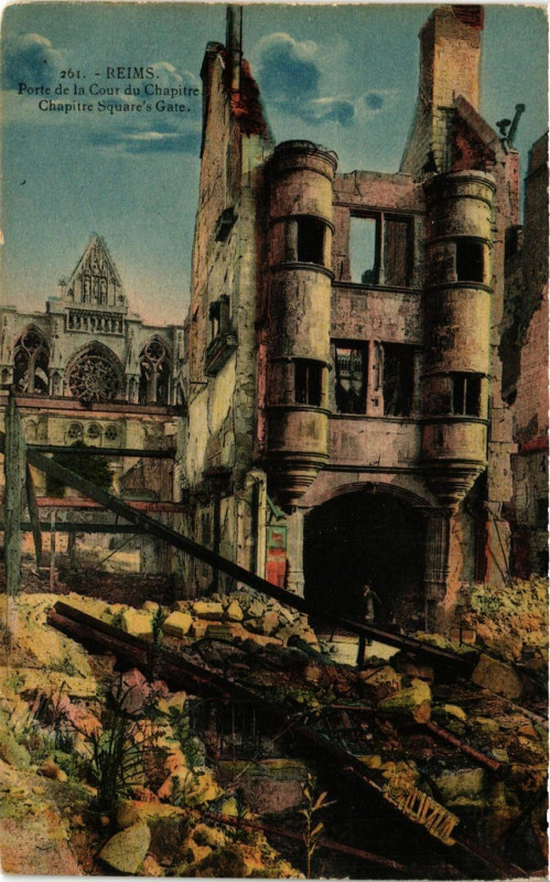 Carte postale ancienne Reims - Porte de la Cour du Chapitre - Chapitre Square's Gare à Reims