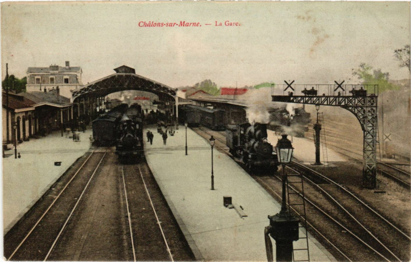 Carte postale ancienne Chalons-sur-Marne - La Gare