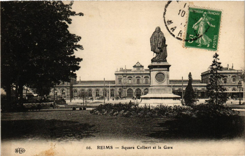 Carte postale ancienne Reims - Square Colbert et la Gare à Reims