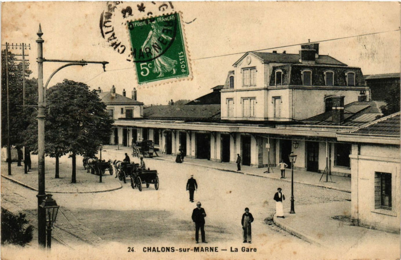 Carte postale ancienne Chalons-sur-Marne - La Gare