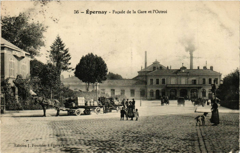 Carte postale ancienne Epernay - Facade de la Gare et l'Octroi à Épernay