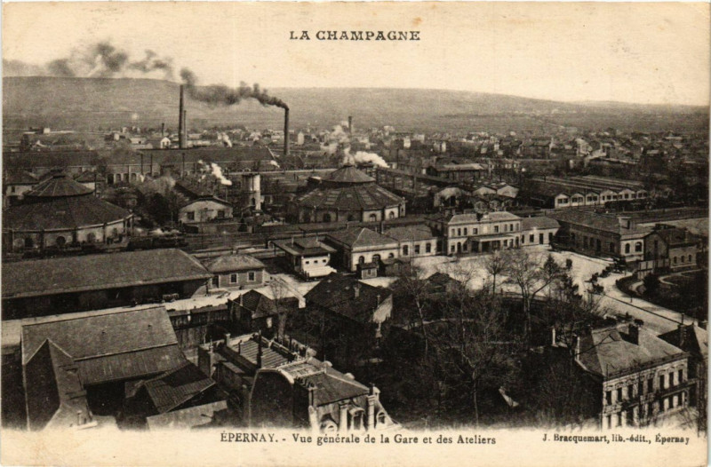 Carte postale ancienne La Campagne - Epernay - Vue générale de la Gare et des Ateliers à Épernay