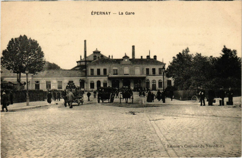 Carte postale ancienne Epernay - La Gare à Épernay