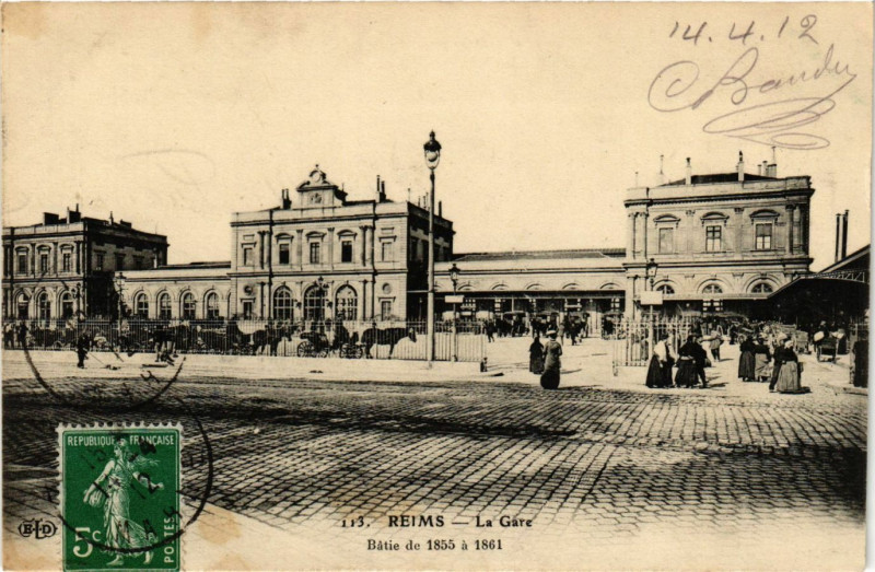 Carte postale ancienne Reims - La Gare - Batie de 1855 a 1861 à Reims