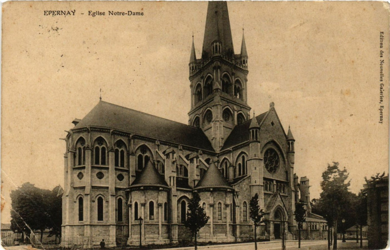 Carte postale ancienne Epernay - Eglise Notre-Dame à Épernay