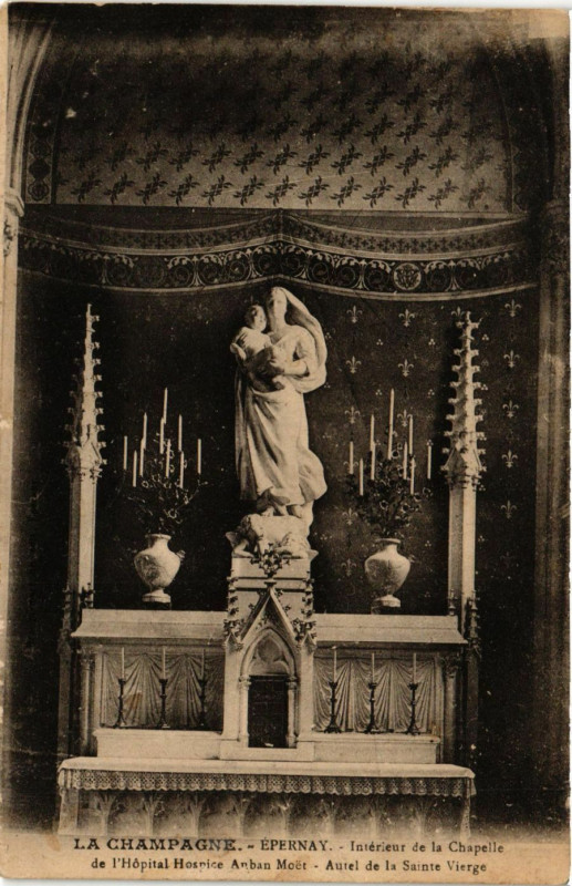 Carte postale ancienne La Champagne - Epernay - Interieur de la Chapelle de l'Hopital- à Épernay