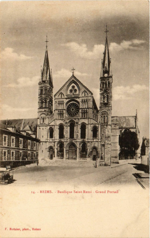 Carte postale ancienne Reims - Basilique Saint-Remi - Grand Portail à Reims