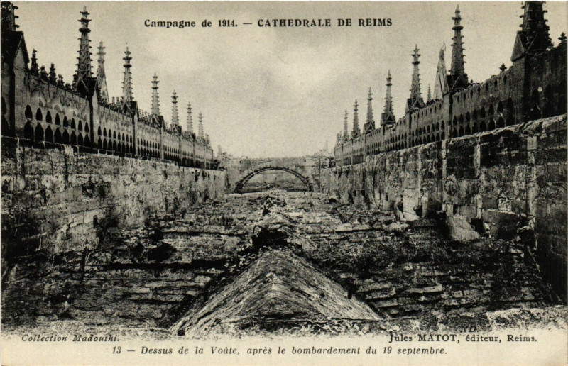 Carte postale ancienne Campagne de 1914 - Cathedrale de Reims à Reims