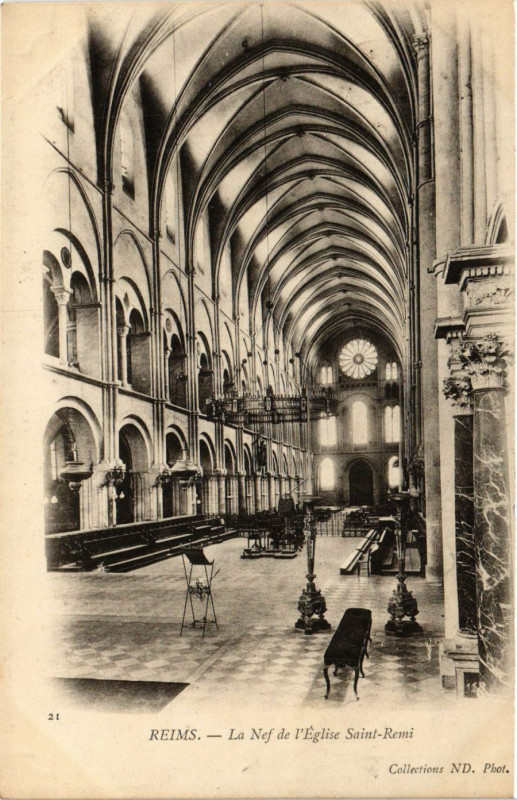 Carte postale ancienne Reims - Le Nef de l'Eglise Saint-Remi à Reims