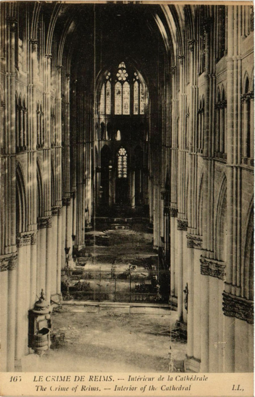 Carte postale ancienne Le Crime de Reims Interieur de la Cathedrale The Crime of Reims à Reims