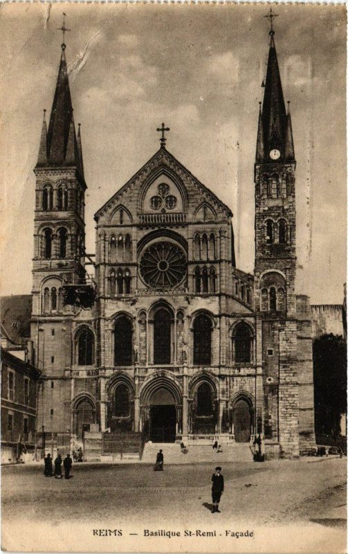 Carte postale ancienne Reims - Basilique Saint-Remi - Facade à Reims