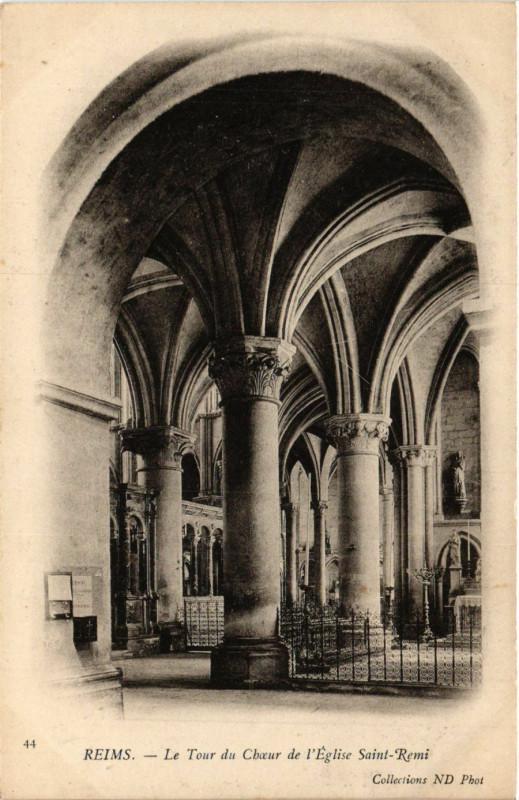 Carte postale ancienne Reims - Le Tour du Choeur de l'Eglise Saint-Remi à Reims