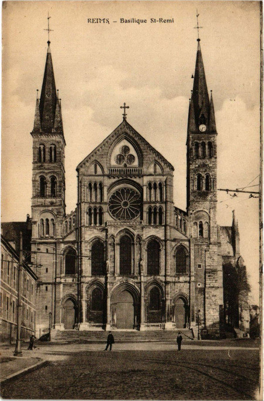 Carte postale ancienne Reims - Basilique Saint-Remi à Reims