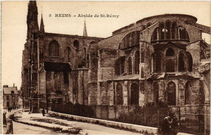 Carte postale ancienne Reims - Abside de Saint-Remy à Reims