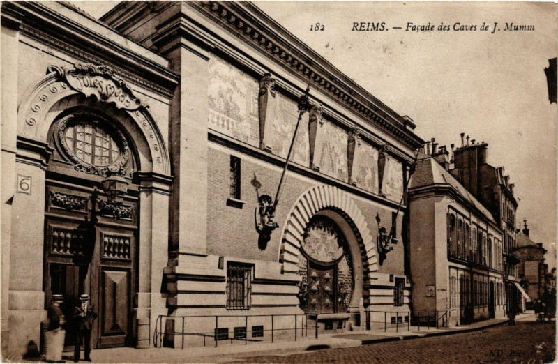 Carte postale ancienne Reims - Facade des Caves de J. Mumm à Reims