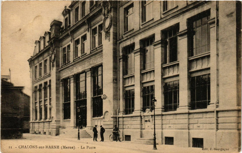 Carte postale ancienne Chalons-sur-Marne - La Poste