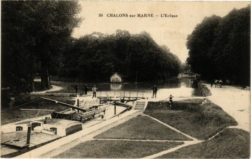 Carte postale ancienne Chalons-sur-Marne - L'Ecluse