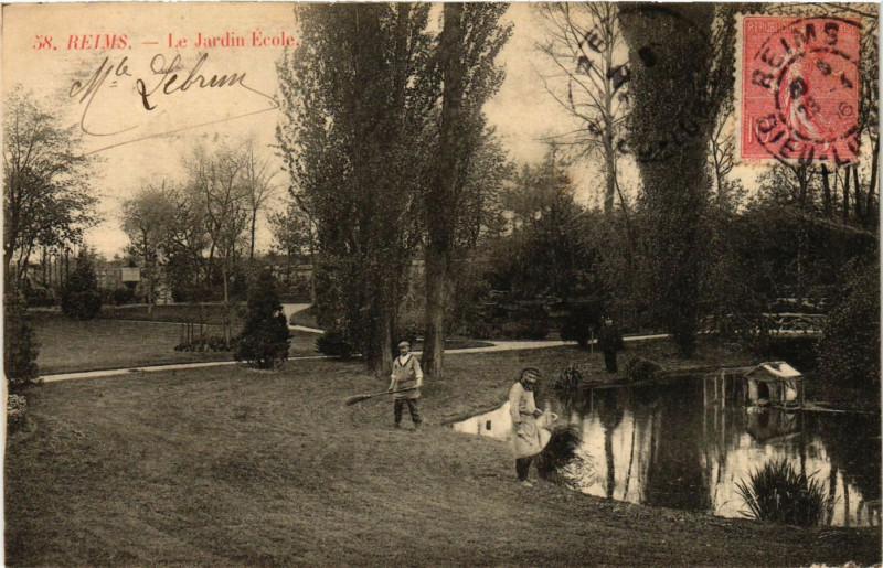 Carte postale ancienne Reims - Le Jardin Ecole à Reims