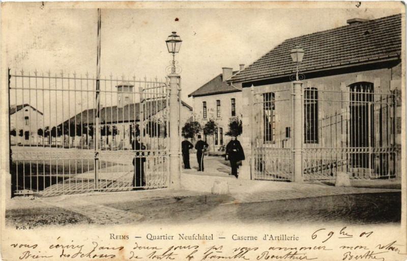 Carte postale ancienne Reims - Quartier Neufchatel - Caserne d'Artilerie à Reims