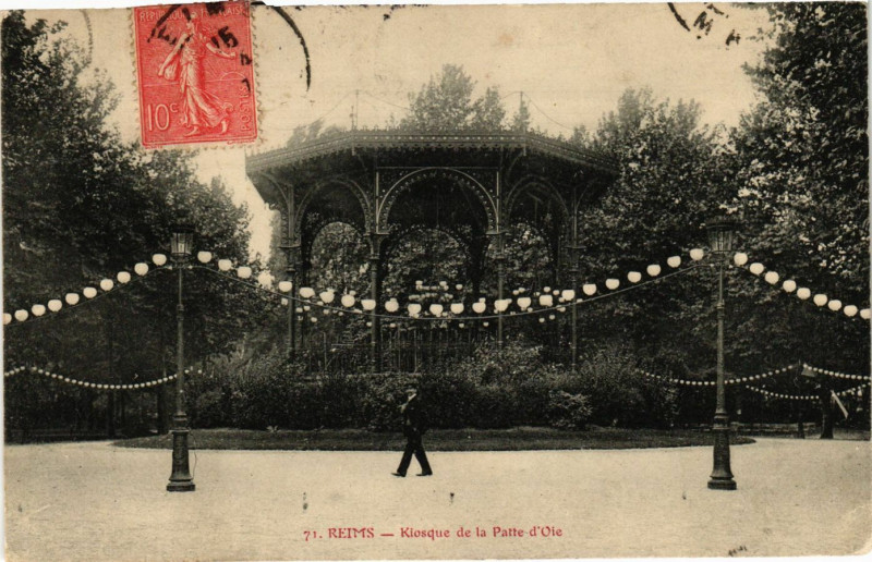 Carte postale ancienne Reims - Kiosque de a Patte d'Oie à Reims
