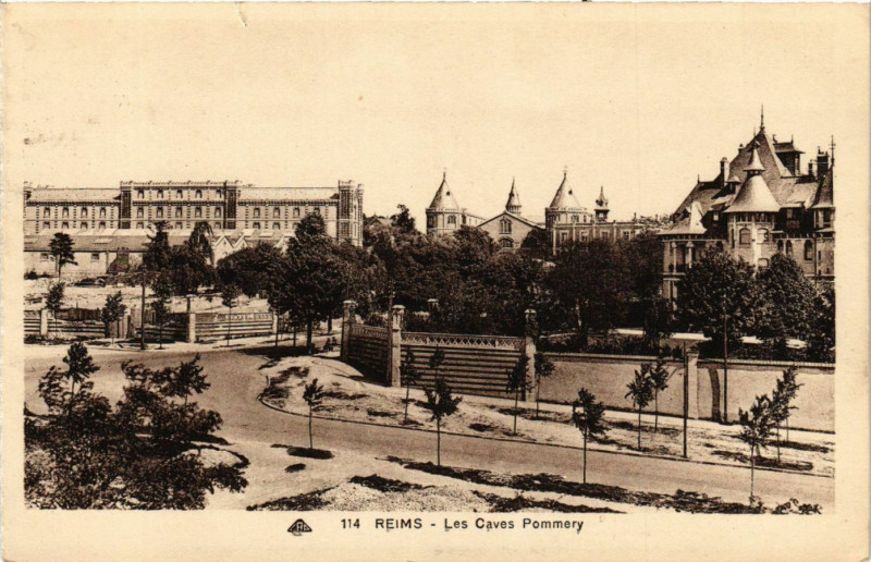 Carte postale ancienne Reims - Les Caves Pommery à Reims