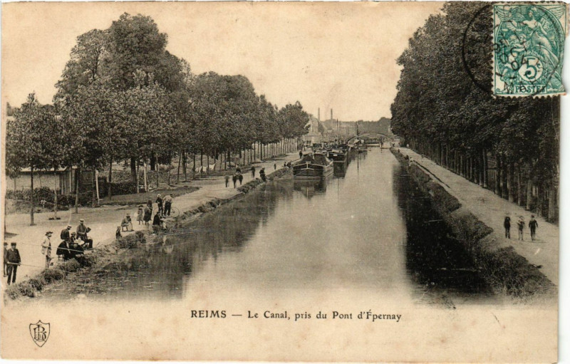 Carte postale ancienne Reims - Le Canal pris du Pont d'Epernay à Reims