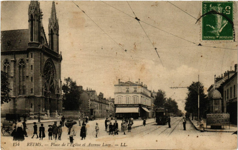 Carte postale ancienne Reims - Place de l'Eglise et Avenue Laon à Reims