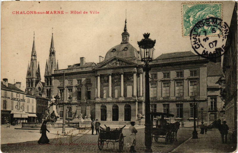Carte postale ancienne Chalons-sur-Marne - Hotel de Ville
