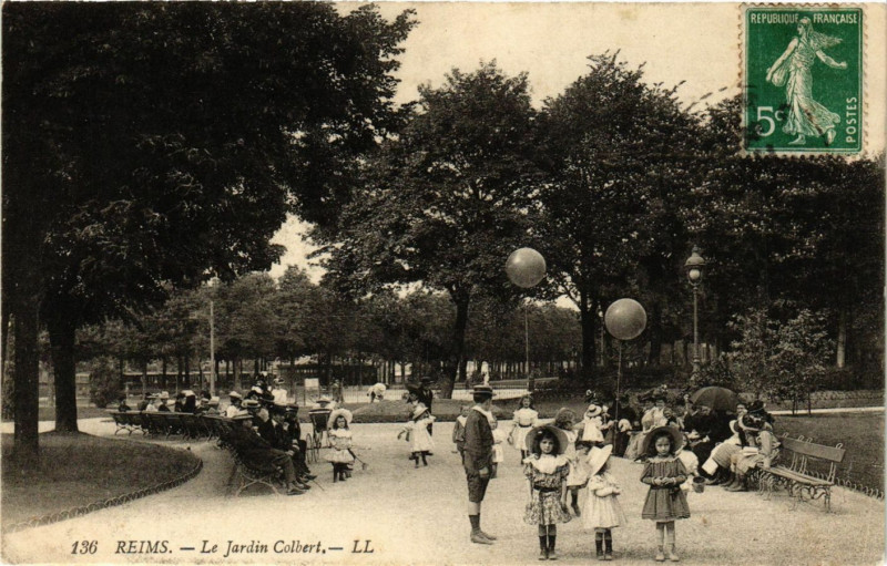 Carte postale ancienne Reims - Le Jardin Colbert à Reims