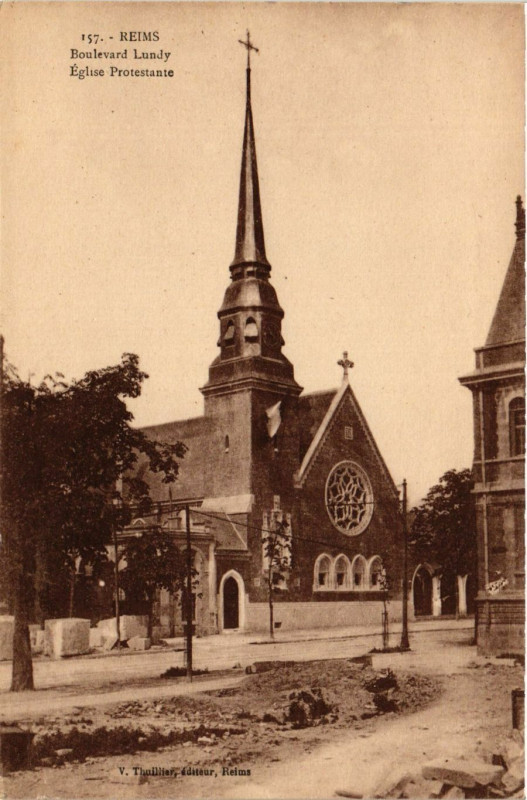Carte postale ancienne Reims - Boulevard Lundy - Eglise Protestante à Reims