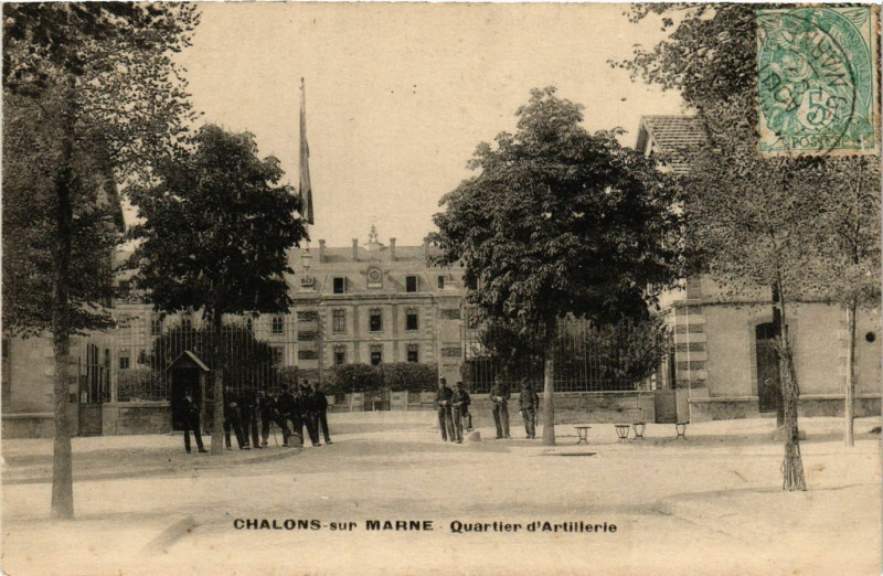Carte postale ancienne Chalons-sur-Marne - Quartier d'Artillerie