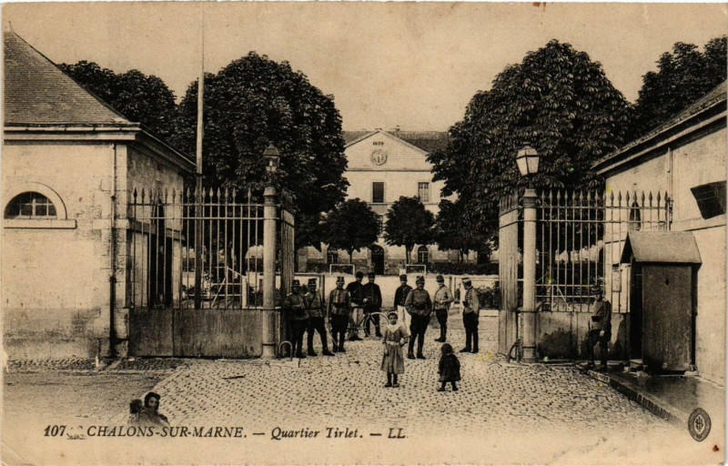 Carte postale ancienne Chalons-sur-Marne - Quartier Tirlet