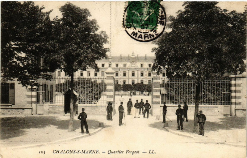 Carte postale ancienne Chalons-sur-Marne - Quatier Forgeot