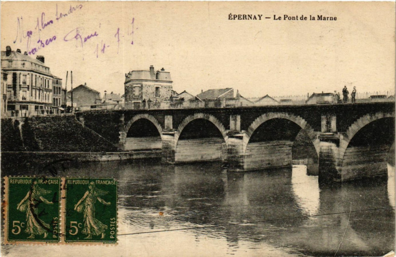 Carte postale ancienne Epernay - Le Pont de la Marne à Épernay